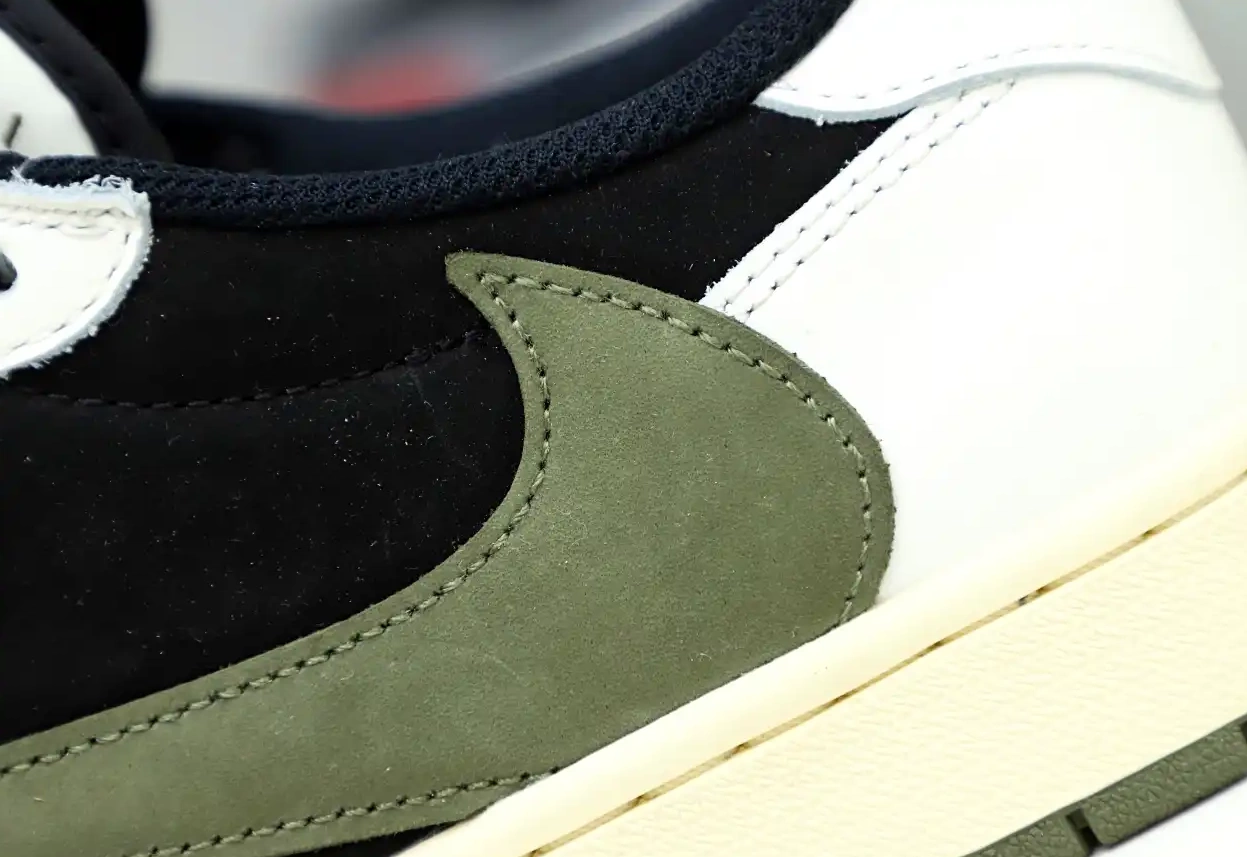 TRAVIS JORDAN SCOTT “Olive” LOW AIR 1 OG X NIKE 0503